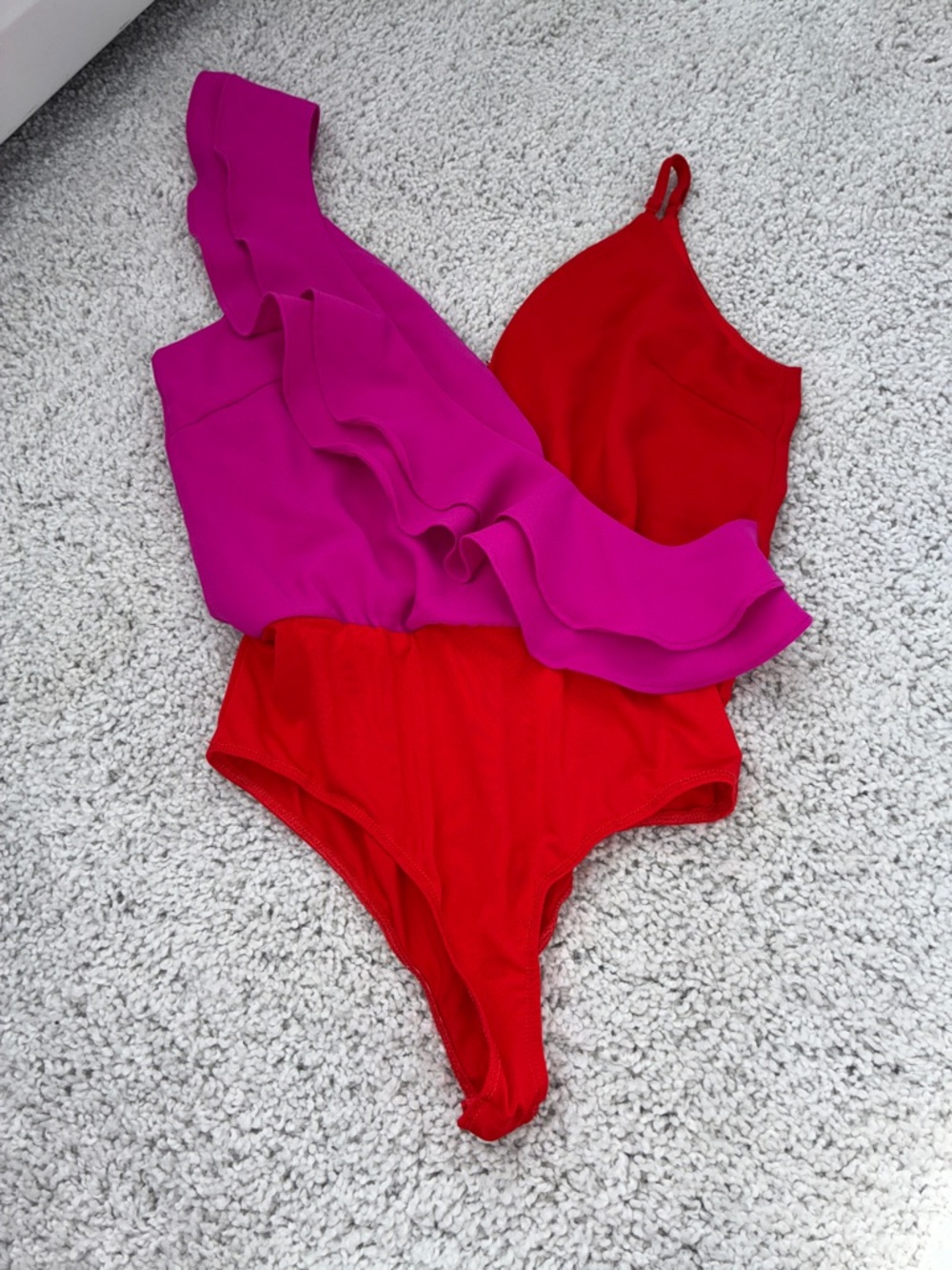 TCEC One-Piece Bodysuit in Red and Fuchsia Ruffle One Shoulder Womens Size Small